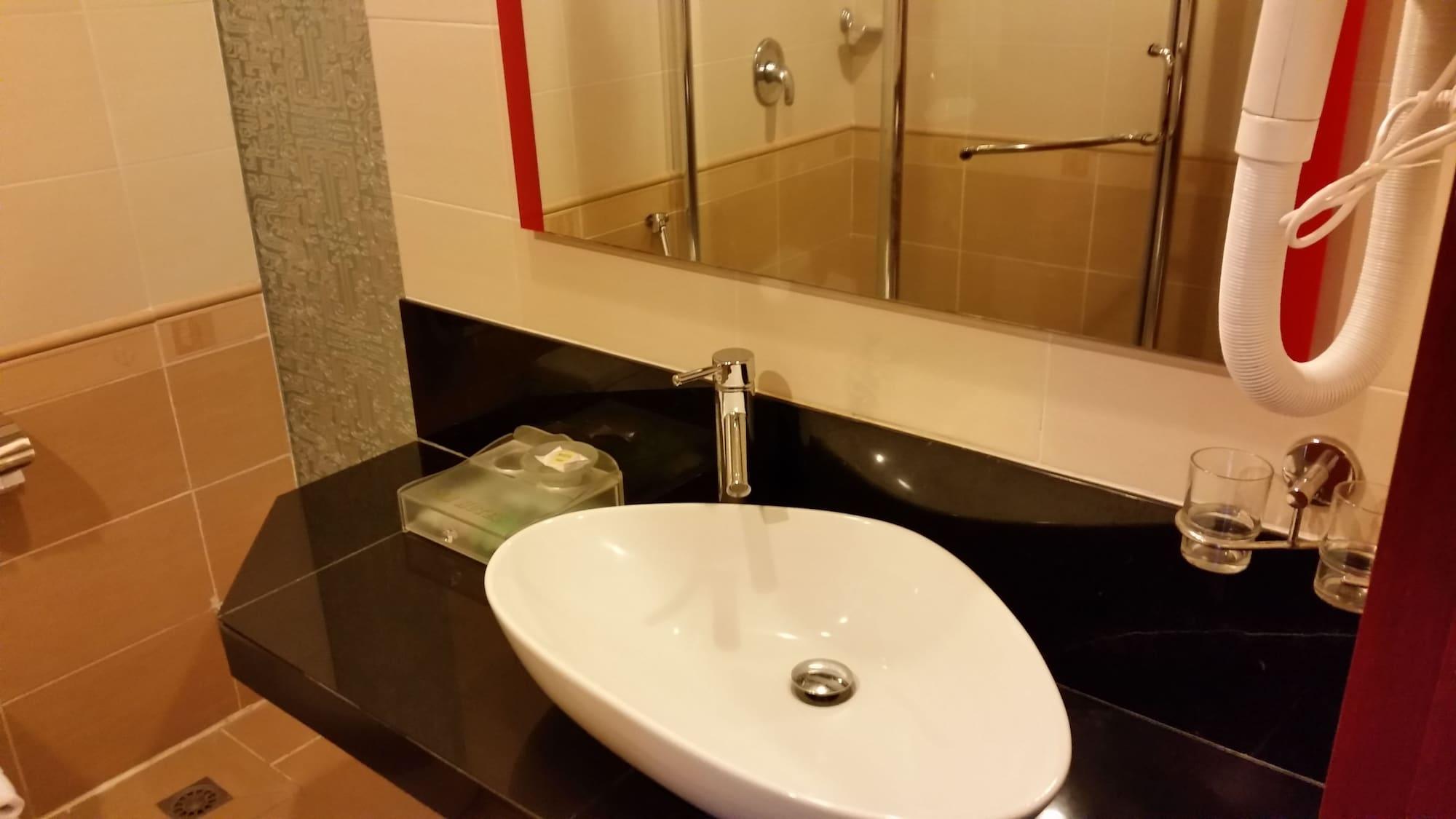 Mb Hotel Tawau Buitenkant foto